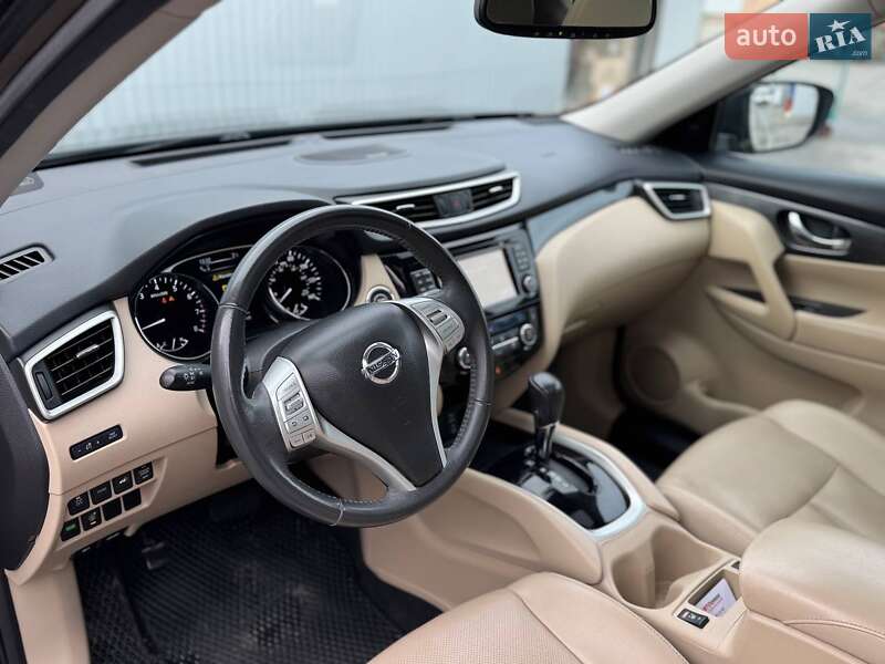 Внедорожник / Кроссовер Nissan Rogue 2015 в Киеве