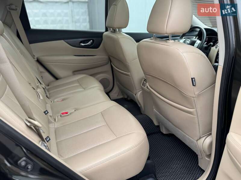 Внедорожник / Кроссовер Nissan Rogue 2015 в Киеве