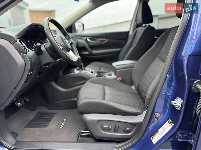 Внедорожник / Кроссовер Nissan Rogue 2019 в Киеве