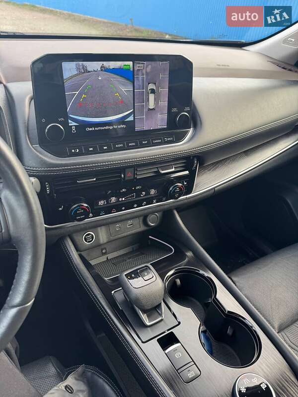 Внедорожник / Кроссовер Nissan Rogue 2021 в Киеве