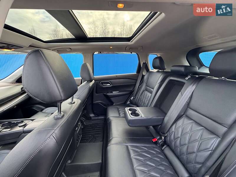 Внедорожник / Кроссовер Nissan Rogue 2021 в Киеве