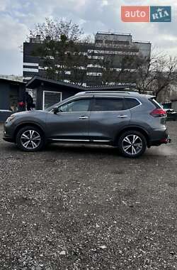 Внедорожник / Кроссовер Nissan Rogue 2017 в Харькове