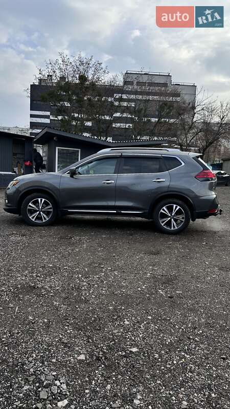 Внедорожник / Кроссовер Nissan Rogue 2017 в Харькове