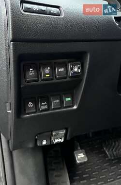 Внедорожник / Кроссовер Nissan Rogue 2017 в Харькове