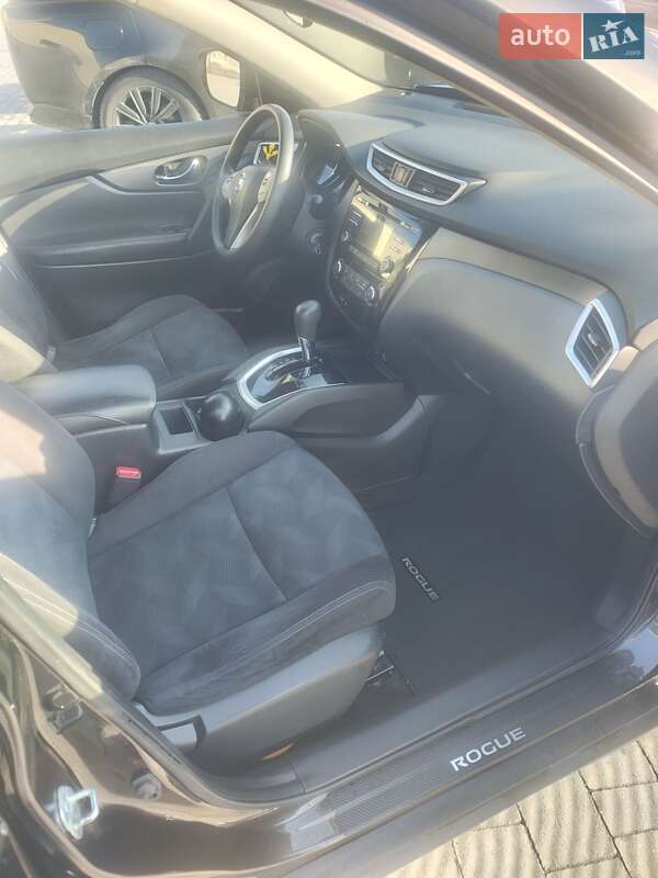 Внедорожник / Кроссовер Nissan Rogue 2016 в Львове