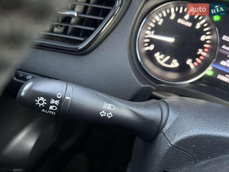 Позашляховик / Кросовер Nissan Rogue 2020 в Ромнах