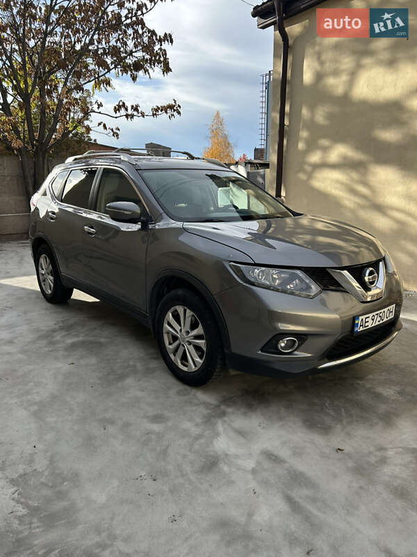 Внедорожник / Кроссовер Nissan Rogue 2014 в Днепре