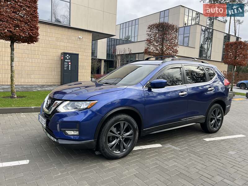 Внедорожник / Кроссовер Nissan Rogue 2017 в Киеве