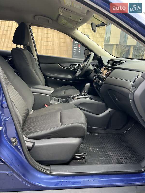 Внедорожник / Кроссовер Nissan Rogue 2017 в Киеве