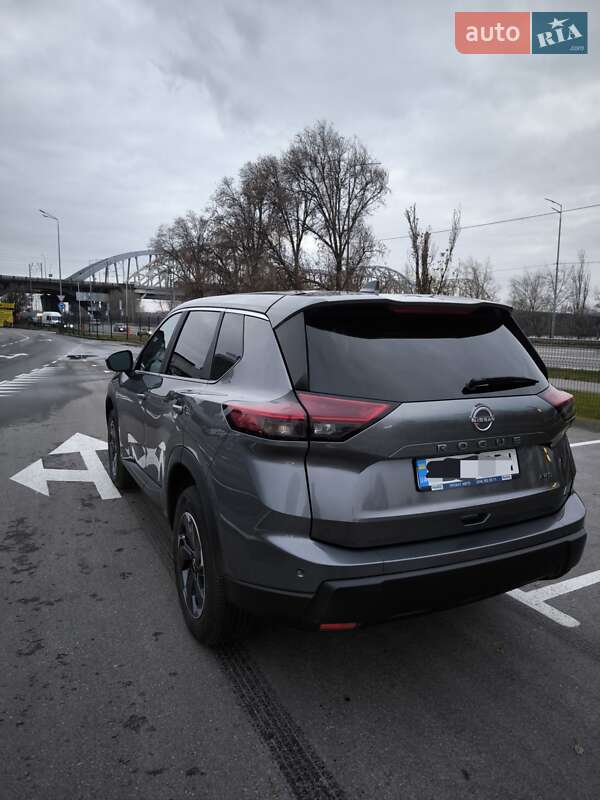 Внедорожник / Кроссовер Nissan Rogue 2025 в Киеве