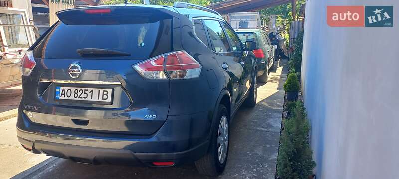 Позашляховик / Кросовер Nissan Rogue 2016 в Береговому