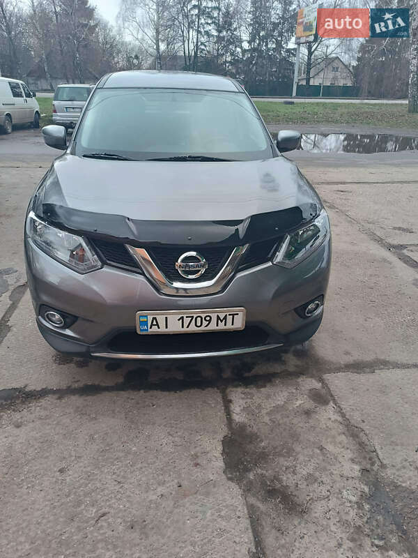 Позашляховик / Кросовер Nissan Rogue 2016 в Лубнах