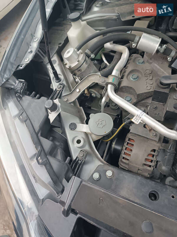 Позашляховик / Кросовер Nissan Rogue 2016 в Лубнах