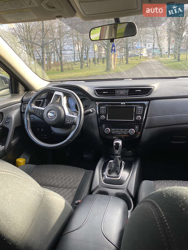 Внедорожник / Кроссовер Nissan Rogue 2018 в Хмельницком