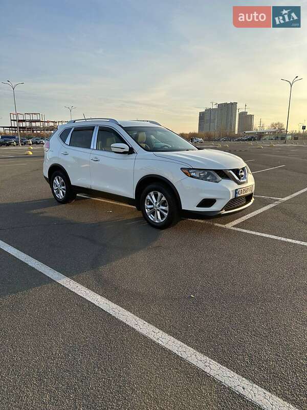 Внедорожник / Кроссовер Nissan Rogue 2015 в Киеве