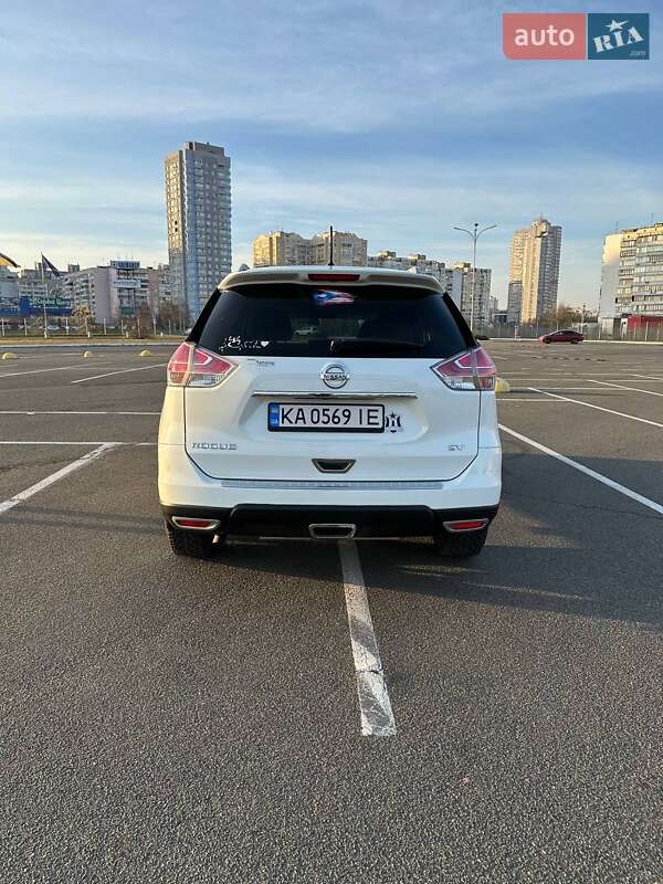Внедорожник / Кроссовер Nissan Rogue 2015 в Киеве