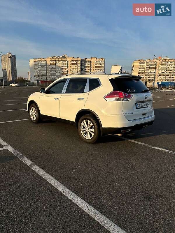 Внедорожник / Кроссовер Nissan Rogue 2015 в Киеве