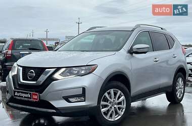 Внедорожник / Кроссовер Nissan Rogue 2017 в Львове