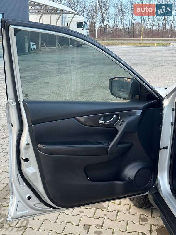 Внедорожник / Кроссовер Nissan Rogue 2019 в Хмельницком