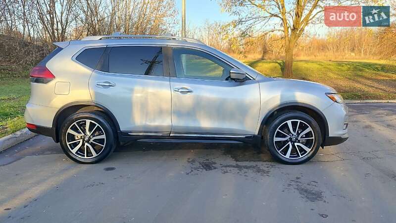 Внедорожник / Кроссовер Nissan Rogue 2020 в Полтаве