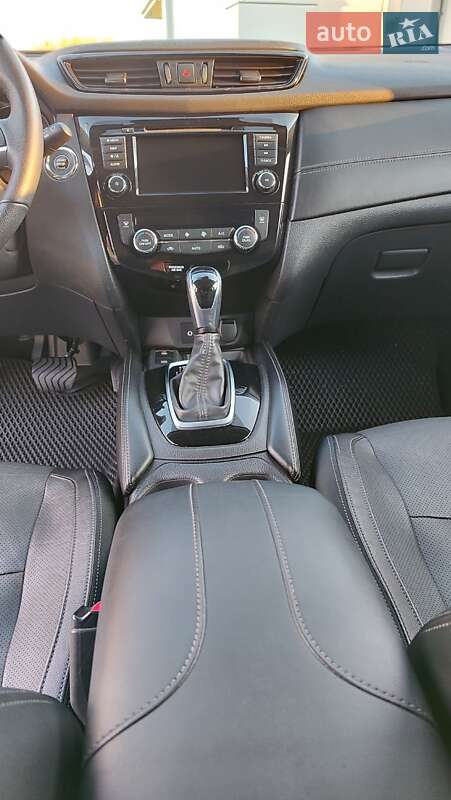 Внедорожник / Кроссовер Nissan Rogue 2020 в Полтаве