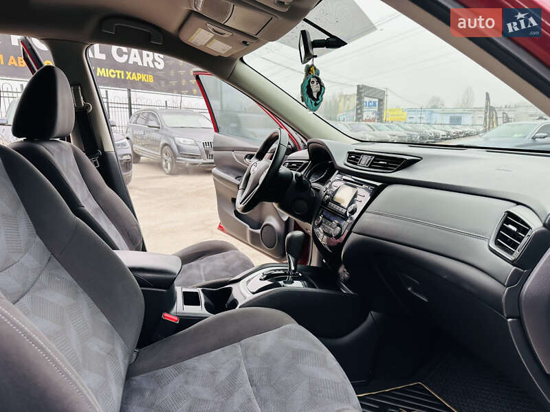 Внедорожник / Кроссовер Nissan Rogue 2015 в Харькове