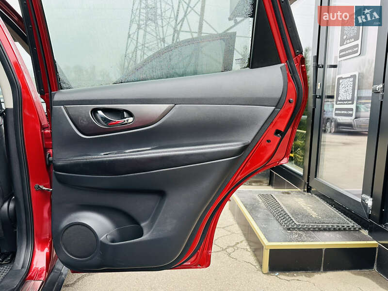 Внедорожник / Кроссовер Nissan Rogue 2015 в Харькове