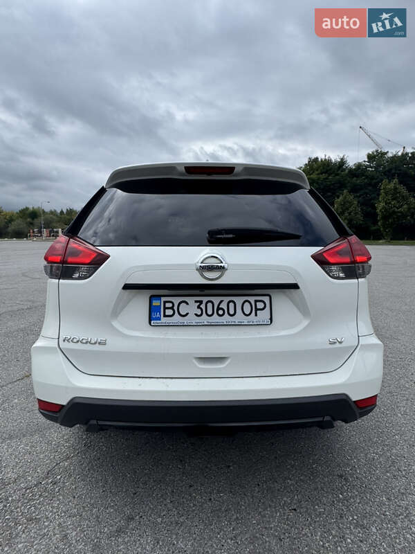 Внедорожник / Кроссовер Nissan Rogue 2016 в Мостиске