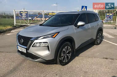 Позашляховик / Кросовер Nissan Rogue 2022 в Львові