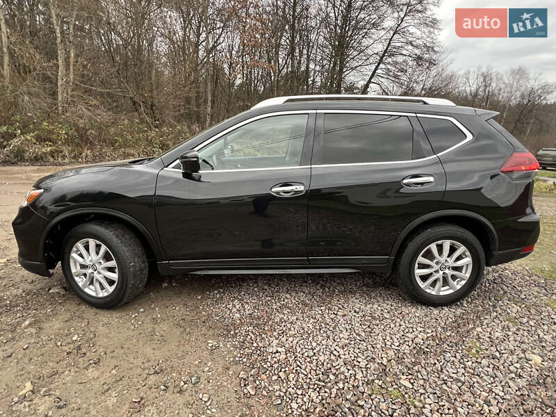 Внедорожник / Кроссовер Nissan Rogue 2018 в Новояворовске