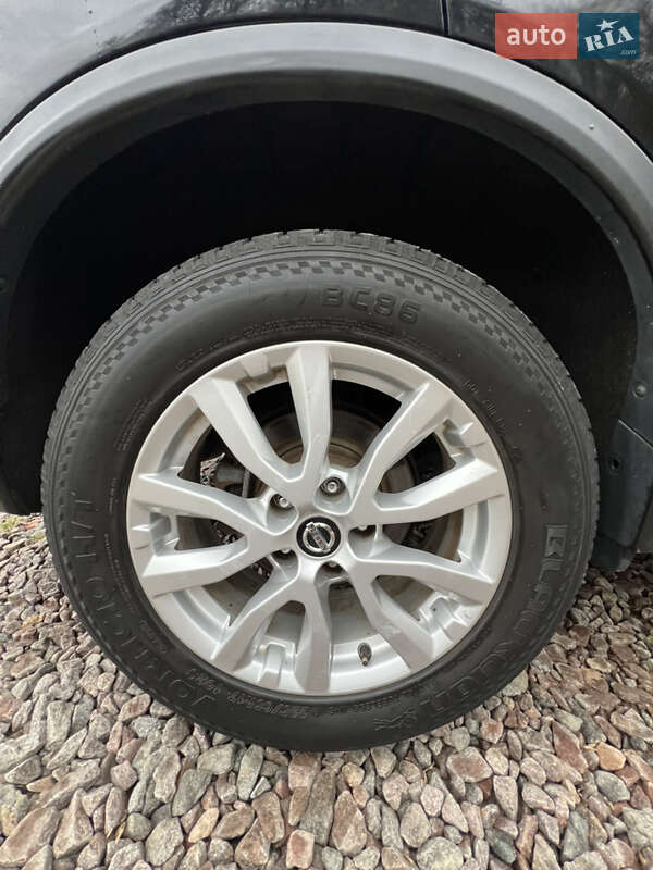 Внедорожник / Кроссовер Nissan Rogue 2018 в Новояворовске