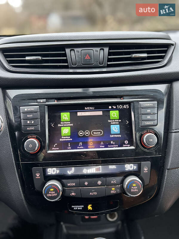 Внедорожник / Кроссовер Nissan Rogue 2018 в Новояворовске