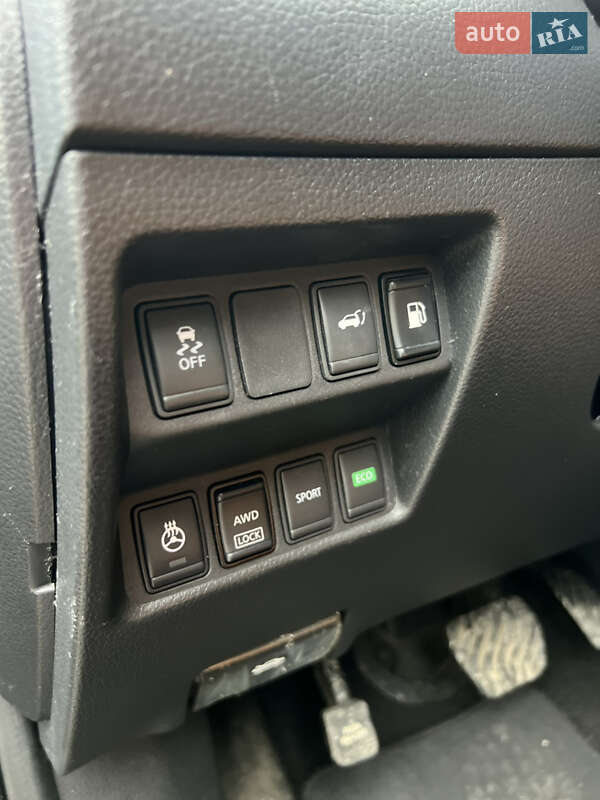 Внедорожник / Кроссовер Nissan Rogue 2018 в Новояворовске