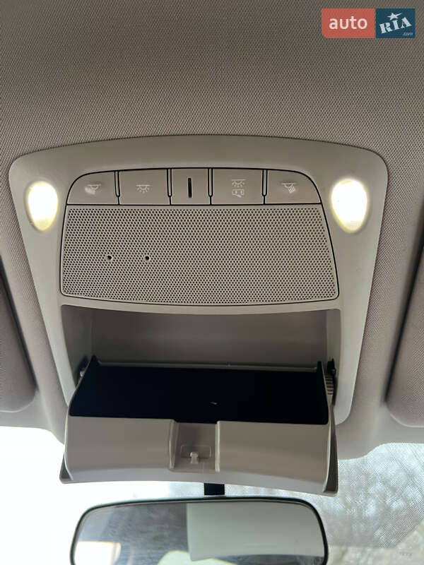 Внедорожник / Кроссовер Nissan Rogue 2018 в Новояворовске