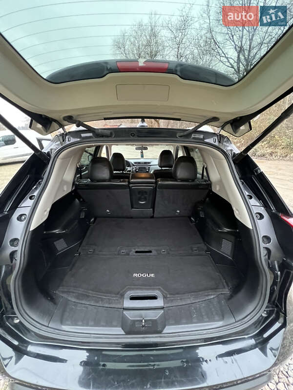 Внедорожник / Кроссовер Nissan Rogue 2018 в Новояворовске