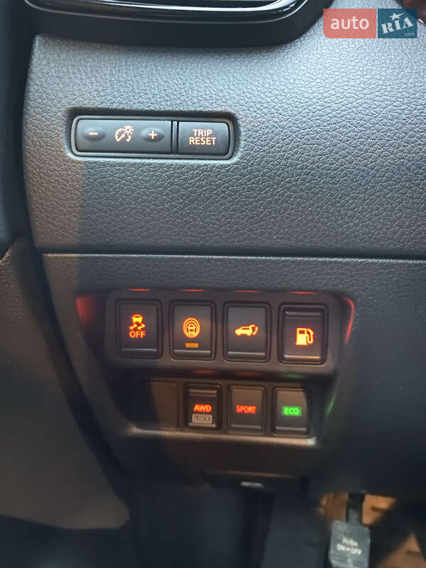 Внедорожник / Кроссовер Nissan Rogue 2020 в Киеве