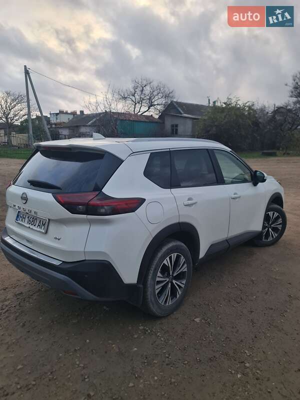 Внедорожник / Кроссовер Nissan Rogue 2023 в Черноморске