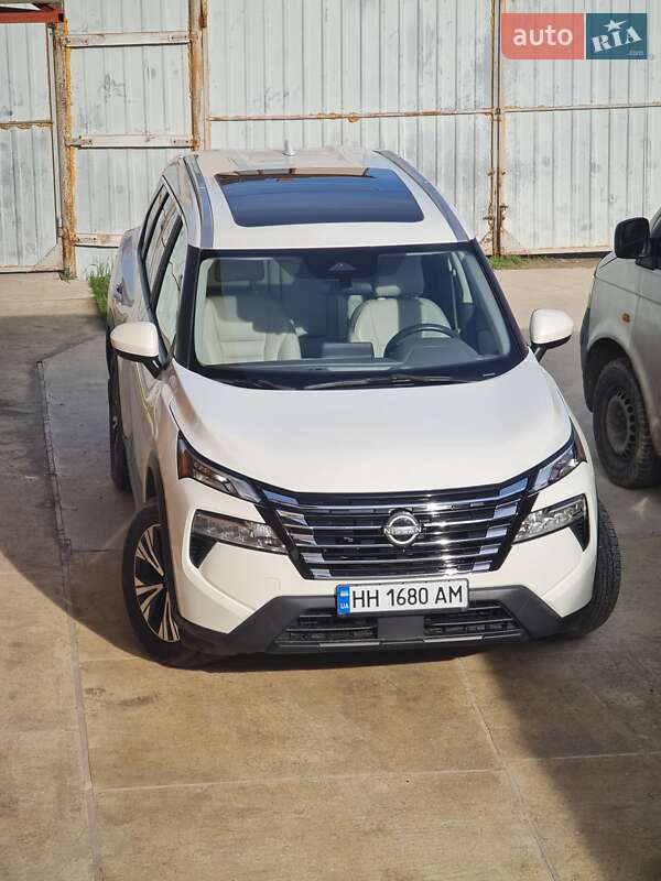 Внедорожник / Кроссовер Nissan Rogue 2023 в Черноморске