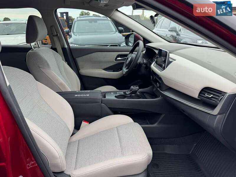 Внедорожник / Кроссовер Nissan Rogue 2022 в Луцке