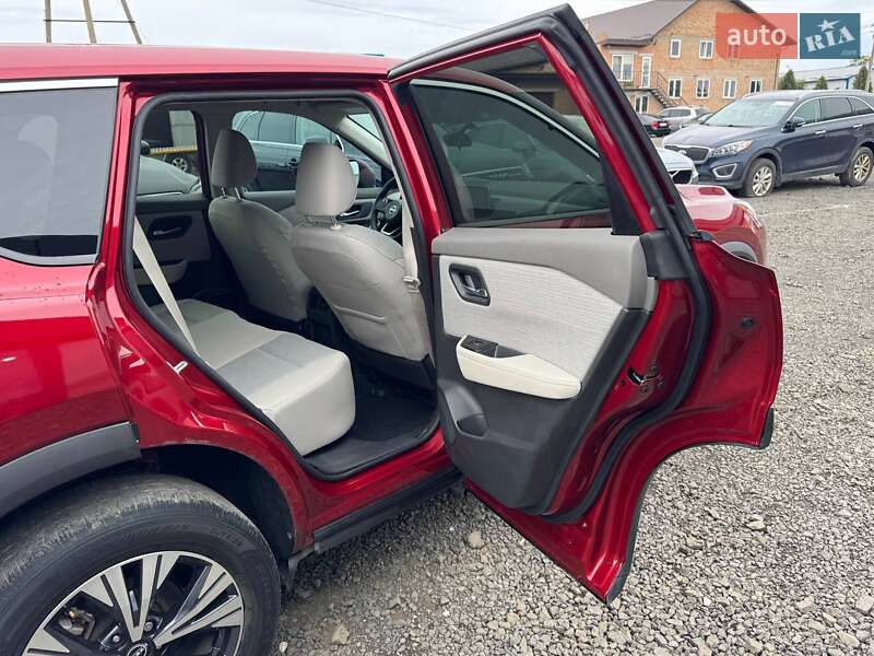 Внедорожник / Кроссовер Nissan Rogue 2022 в Луцке