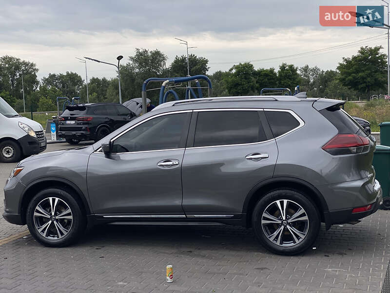 Внедорожник / Кроссовер Nissan Rogue 2018 в Киеве