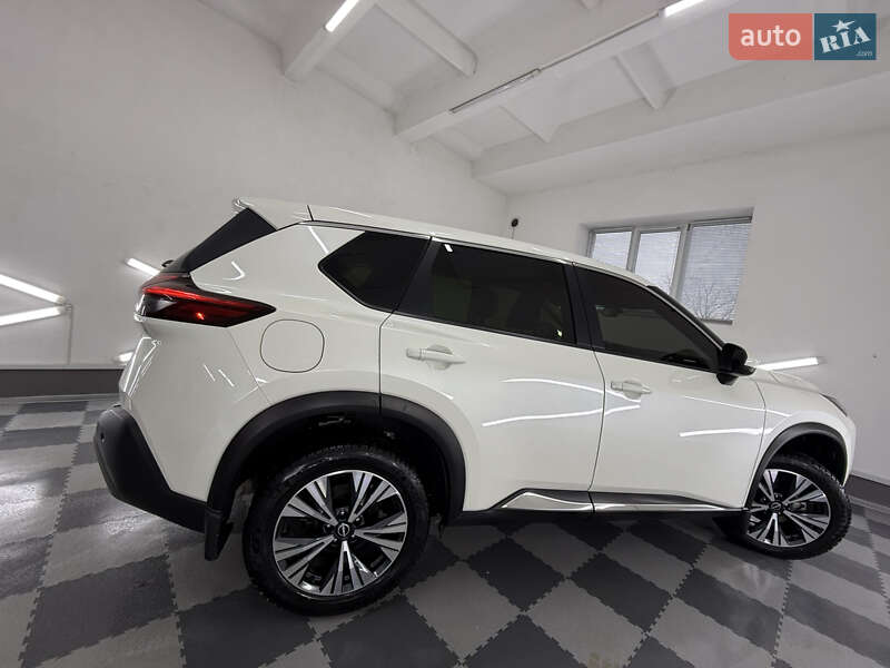 Позашляховик / Кросовер Nissan Rogue 2023 в Трускавці