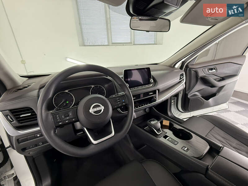 Позашляховик / Кросовер Nissan Rogue 2023 в Трускавці