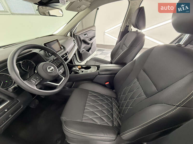 Позашляховик / Кросовер Nissan Rogue 2023 в Трускавці