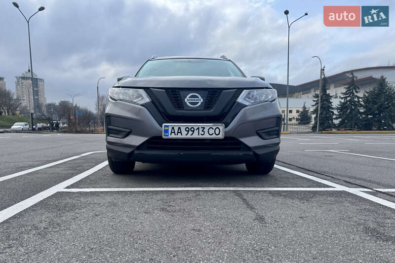 Внедорожник / Кроссовер Nissan Rogue 2017 в Киеве