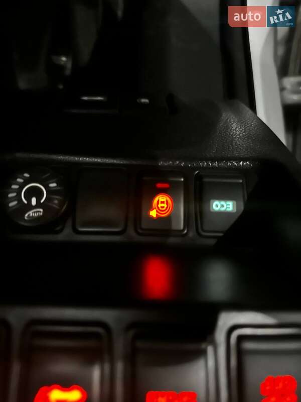 Позашляховик / Кросовер Nissan Rogue 2016 в Києві