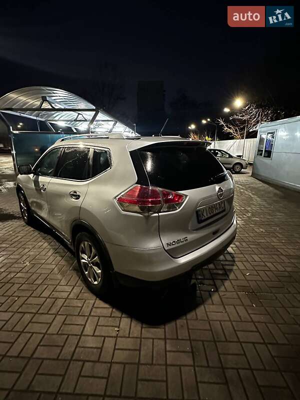 Позашляховик / Кросовер Nissan Rogue 2016 в Києві