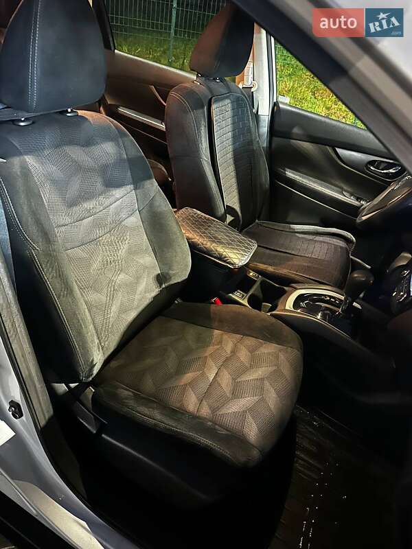 Позашляховик / Кросовер Nissan Rogue 2016 в Києві