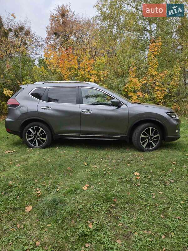 Позашляховик / Кросовер Nissan Rogue 2018 в Харкові