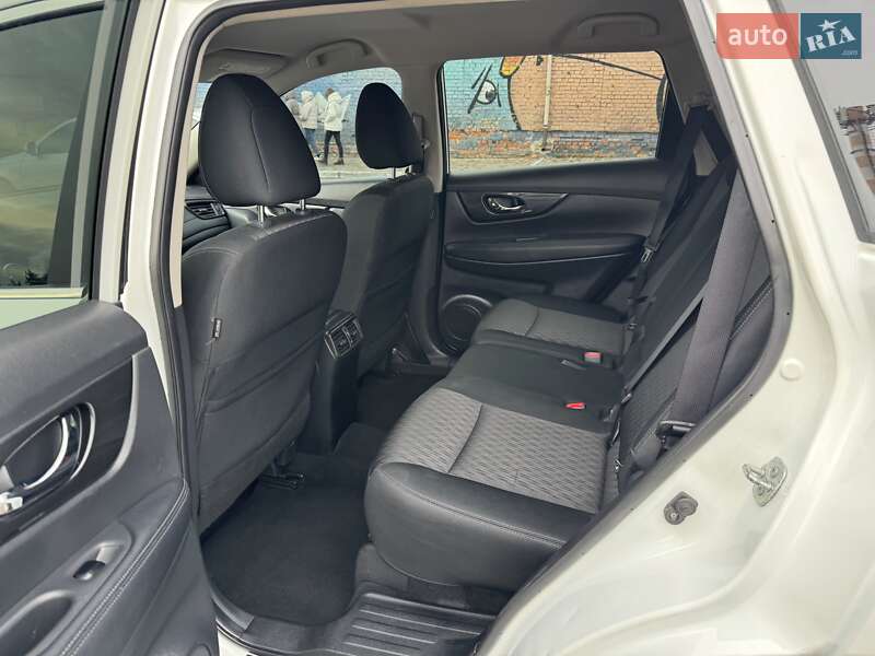 Позашляховик / Кросовер Nissan Rogue 2018 в Луцьку